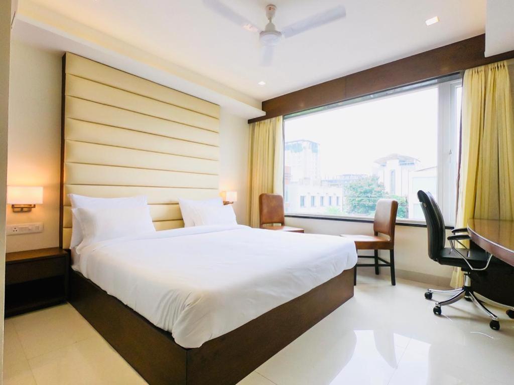 Hotel The Bellevue Indore Eksteriør billede